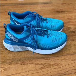 HOKA ONE ONE ARAHI 3 running shoes